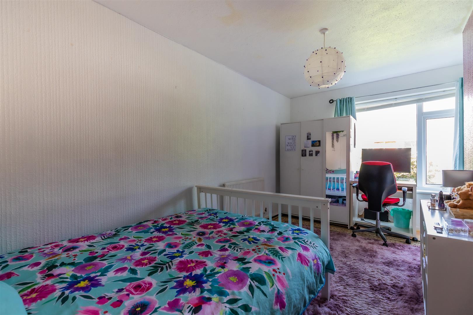 Gwynant Crescent, Lakeside, Cardiff — photograph 9
